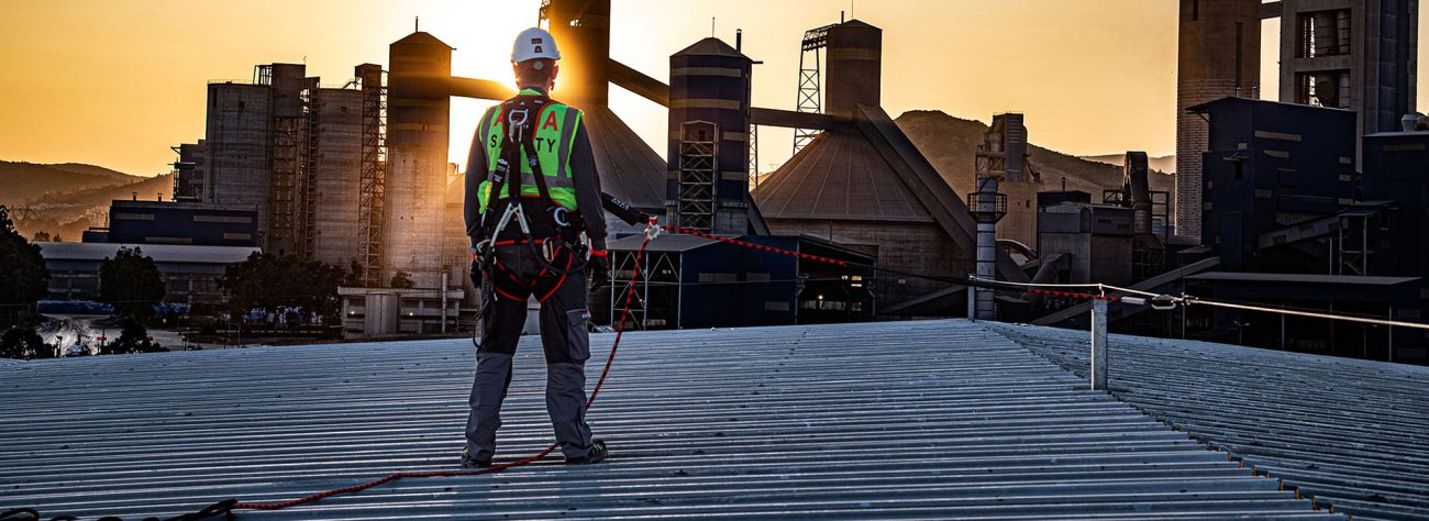 Yaşam Hattı, Yatay Yaşam Hattı, Sabit Yatay Yaşam Hattı, Mobil Yatay Yaşam Hattı, Dikey Yaşam Hattı, Yüksekte Çalışma, Düşüş Durdurma Kemeri, Konumlandırma Kemeri, Paraşüt Tipi Emniyet Kemeri (içerik), süspansiyonlu kemer, Şok Emici, Şok Emicili Lanyard, Lanyard, Karabina, Kurtarma Tripodu, Konsol Ankraj, Kurtarma Aleti, Statik Halat, Çelik Yaşam Halatı, Yüksekte Çalışma Eğitimi, Ankraj, Konsol Kolu